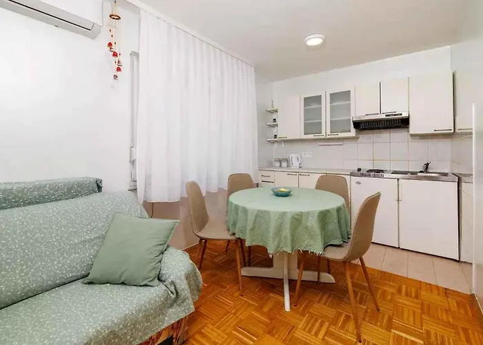 Apartman In 51468