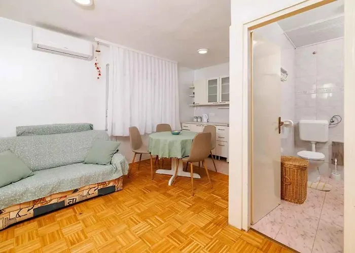 Apartman In 51468 Crikvenica