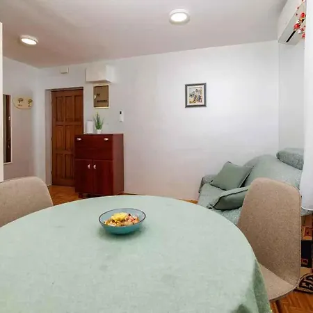 Apartment In 51468
