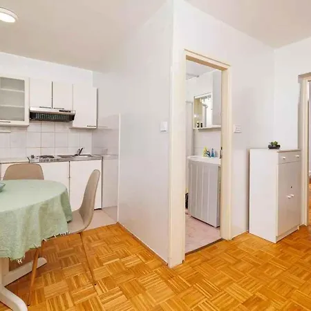 In 51468 Apartment